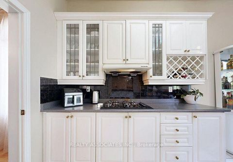 Photo 21 at 2 Lord Nelson Court, Rouge Woods, Richmond Hill