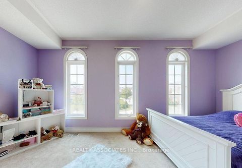 Photo 34 at 2 Lord Nelson Court, Rouge Woods, Richmond Hill