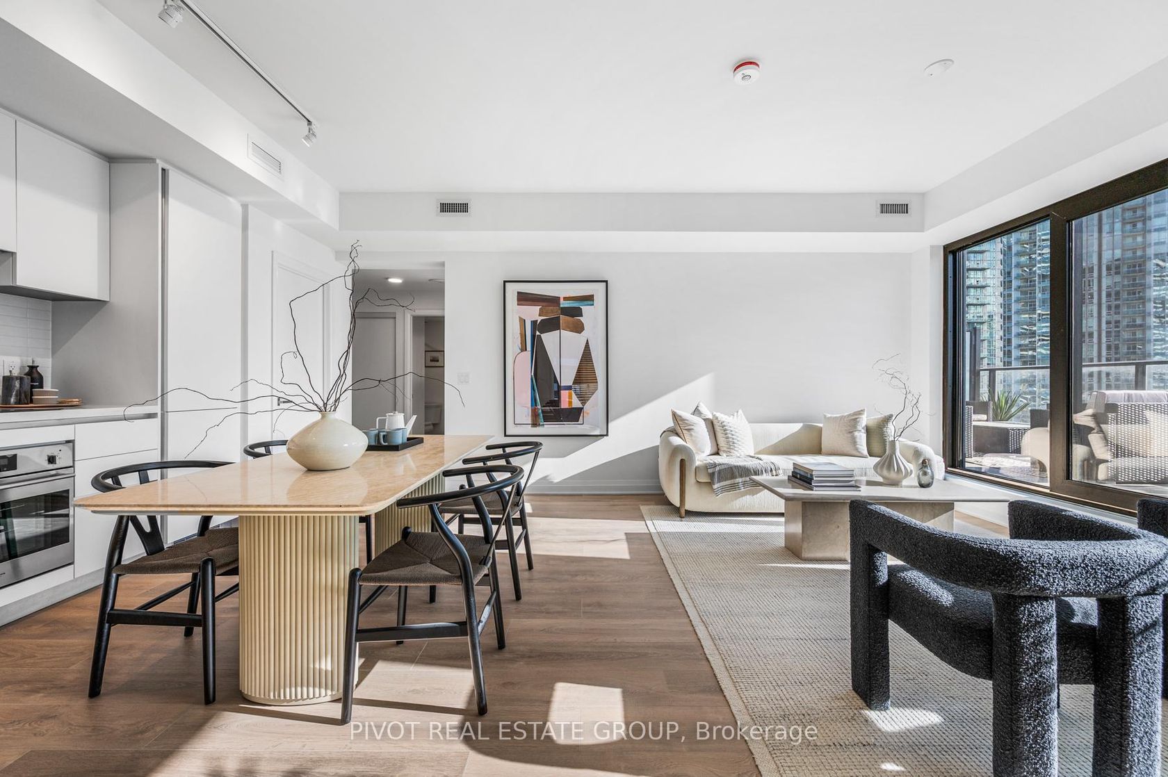 1307 - 4015 The Exchange, City Centre, Mississauga by Loree Meneguzzi Real Estate 1307 - 4015 The Exchange, City Centre, Mississauga