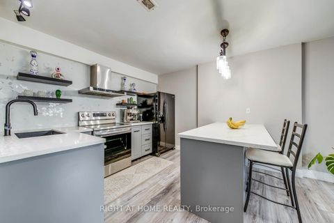 Photo 12 at 103 - 3460 Keele Street, York University Heights, Toronto