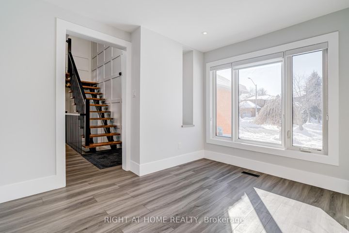 Photo 12 at 4212 Credit Pointe Drive, East Credit, Mississauga