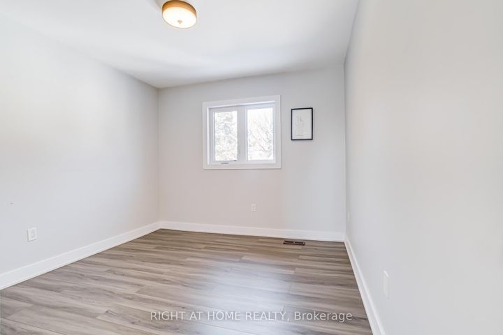 Photo 16 at 4212 Credit Pointe Drive, East Credit, Mississauga