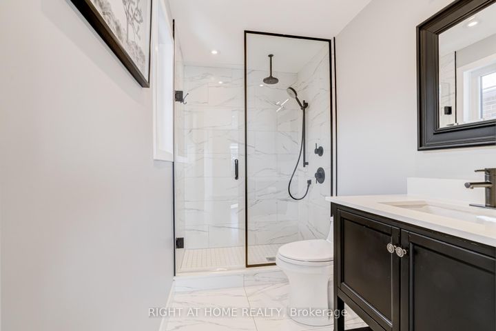 Photo 17 at 4212 Credit Pointe Drive, East Credit, Mississauga