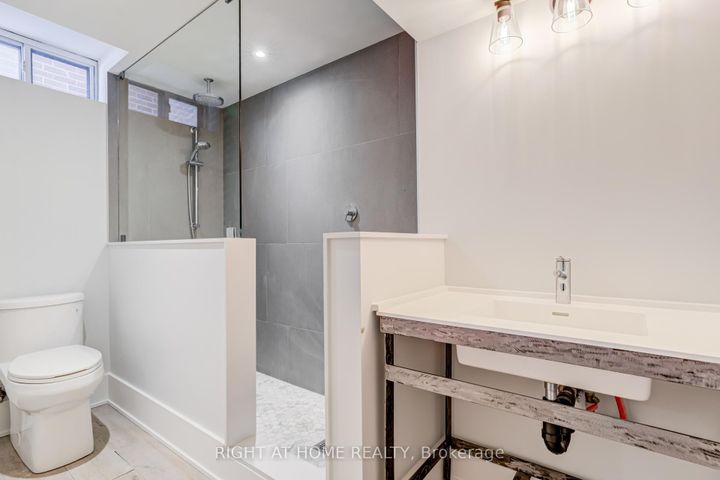 Photo 21 at 4212 Credit Pointe Drive, East Credit, Mississauga