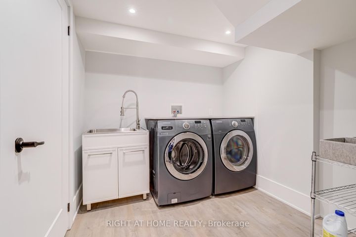 Photo 24 at 4212 Credit Pointe Drive, East Credit, Mississauga