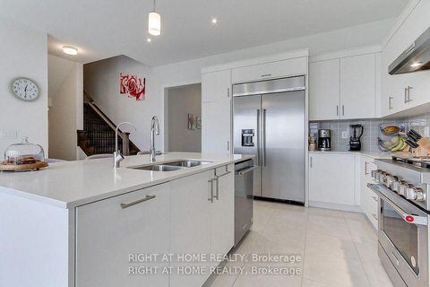 Photo 14 at 9 Backhouse Drive, Rural Richmond Hill, Richmond Hill