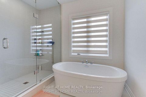 Photo 30 at 9 Backhouse Drive, Rural Richmond Hill, Richmond Hill