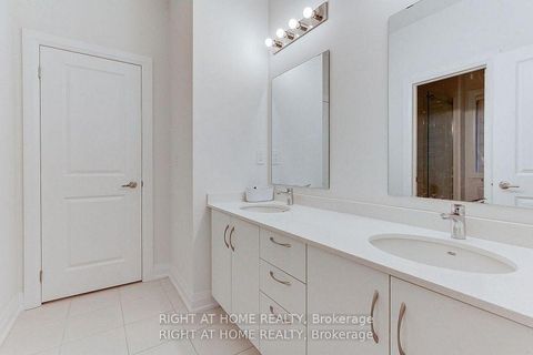 Photo 31 at 9 Backhouse Drive, Rural Richmond Hill, Richmond Hill