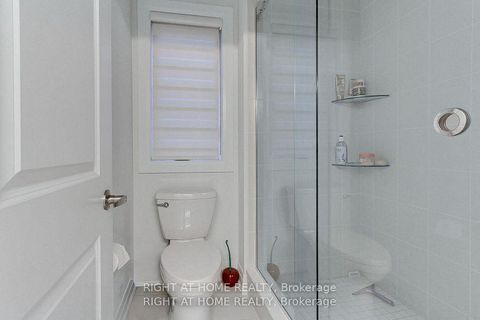 Photo 35 at 9 Backhouse Drive, Rural Richmond Hill, Richmond Hill