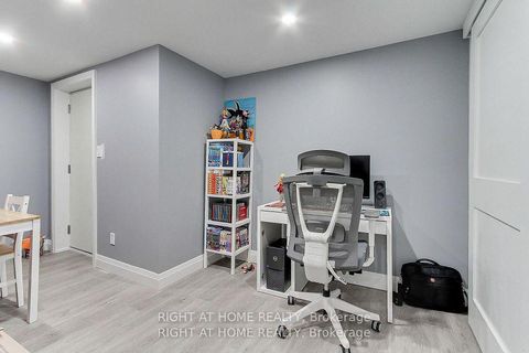 Photo 44 at 9 Backhouse Drive, Rural Richmond Hill, Richmond Hill