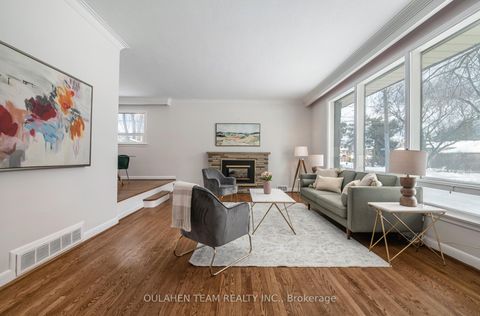 Photo 2 at 55 Foxwarren Drive, Bayview Village, Toronto