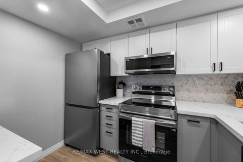 Photo 5 at 502 - 100 Observatory Lane, Observatory, Richmond Hill