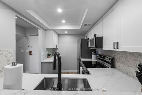 Photo 8 at 502 - 100 Observatory Lane, Observatory, Richmond Hill