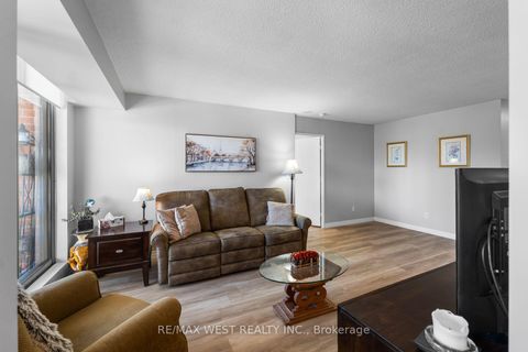 Photo 12 at 502 - 100 Observatory Lane, Observatory, Richmond Hill