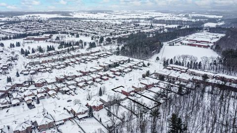 Photo 19 at 26 Kenwell Crescent, Holly, Barrie