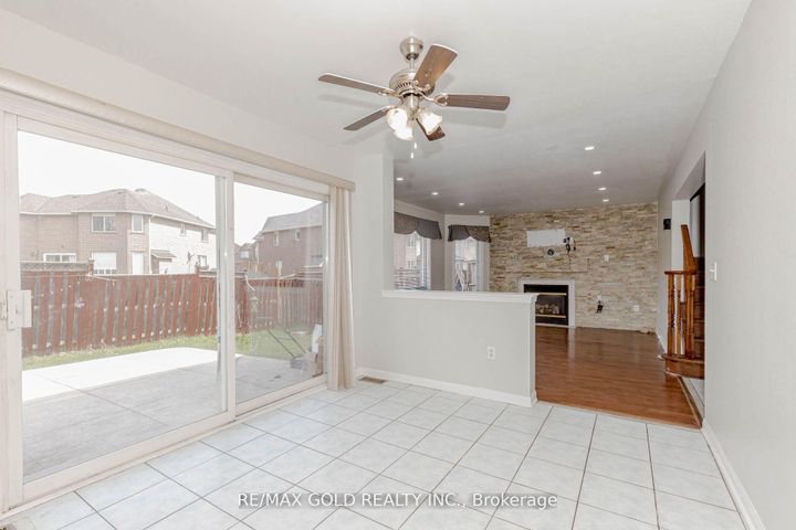 Photo 10 at 6 Wonder Way, Vales of Castlemore, Brampton