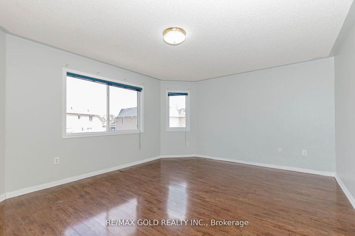 Photo 19 at 6 Wonder Way, Vales of Castlemore, Brampton