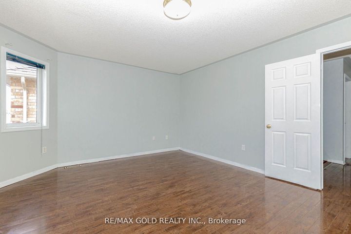 Photo 20 at 6 Wonder Way, Vales of Castlemore, Brampton