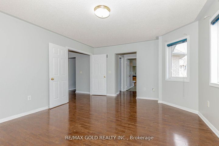 Photo 21 at 6 Wonder Way, Vales of Castlemore, Brampton