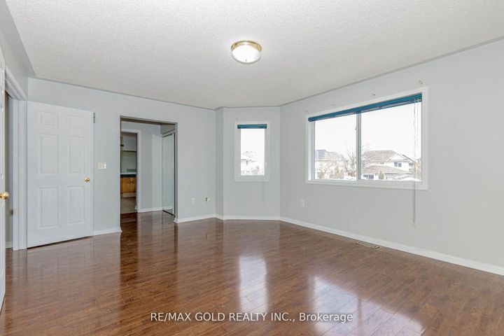 Photo 22 at 6 Wonder Way, Vales of Castlemore, Brampton