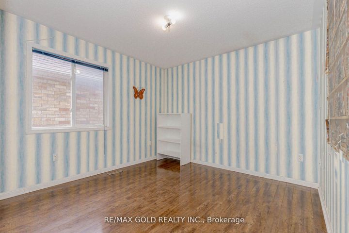 Photo 27 at 6 Wonder Way, Vales of Castlemore, Brampton