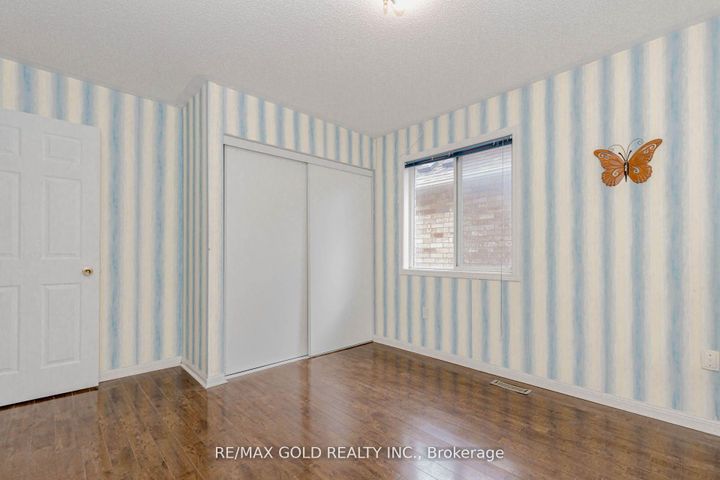 Photo 28 at 6 Wonder Way, Vales of Castlemore, Brampton