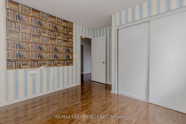 Photo 29 at 6 Wonder Way, Vales of Castlemore, Brampton