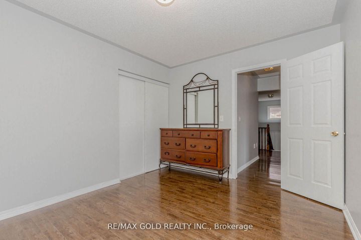 Photo 35 at 6 Wonder Way, Vales of Castlemore, Brampton