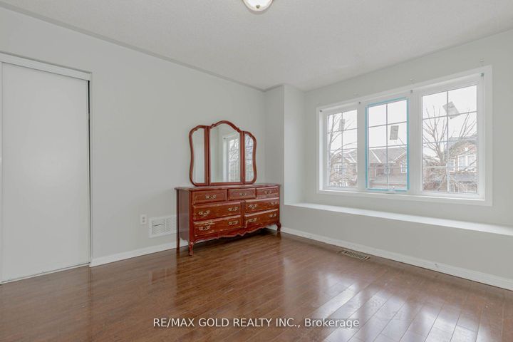 Photo 39 at 6 Wonder Way, Vales of Castlemore, Brampton