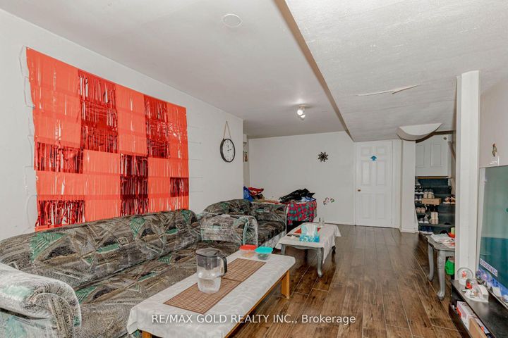 Photo 44 at 6 Wonder Way, Vales of Castlemore, Brampton