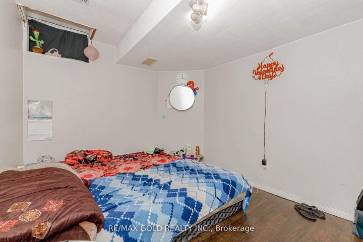 Photo 45 at 6 Wonder Way, Vales of Castlemore, Brampton