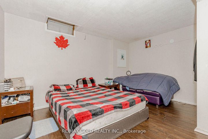 Photo 47 at 6 Wonder Way, Vales of Castlemore, Brampton