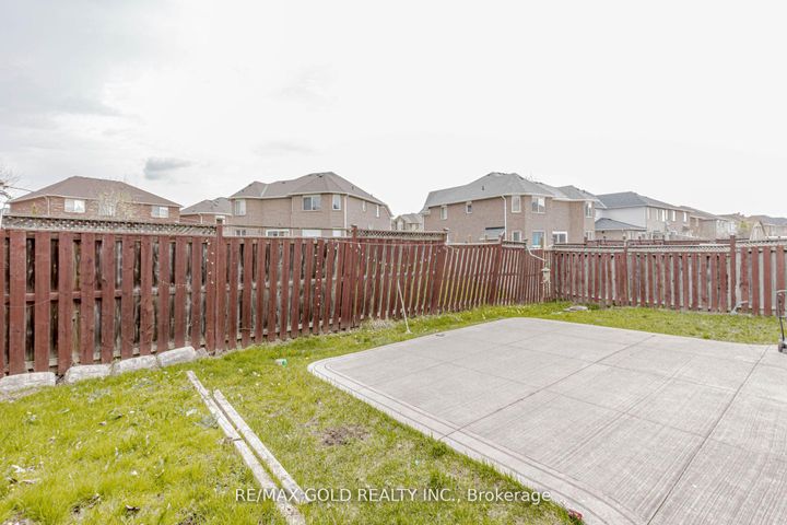 Photo 49 at 6 Wonder Way, Vales of Castlemore, Brampton