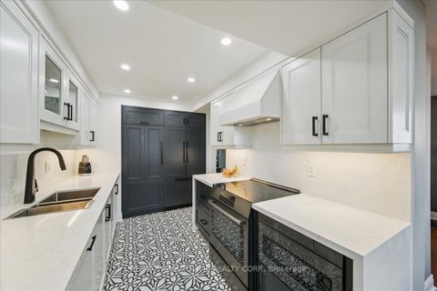 Photo 11 at 2603 - 550 Webb Drive, City Centre, Mississauga