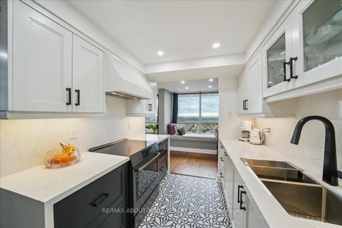 Photo 14 at 2603 - 550 Webb Drive, City Centre, Mississauga