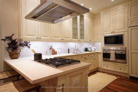 Photo 7 at 1A - 1 St Thomas Street, Bay Street Corridor, Toronto