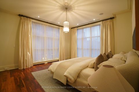 Photo 16 at 1A - 1 St Thomas Street, Bay Street Corridor, Toronto