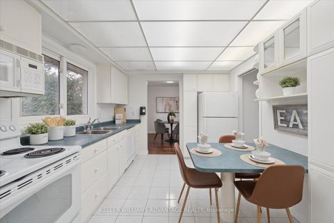 Photo 8 at 11 Castle Hill Drive, Sullivan, Toronto