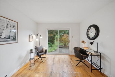 Photo 14 at 11 Castle Hill Drive, Sullivan, Toronto