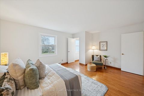 Photo 17 at 11 Castle Hill Drive, Sullivan, Toronto