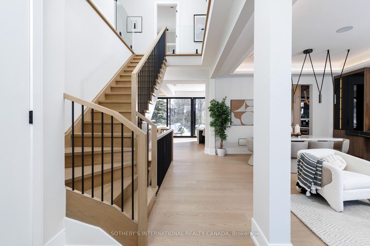 Photo 5 at 30 Orchard Crescent, Queensway, Toronto