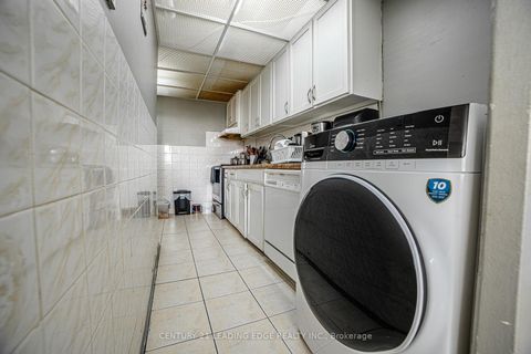 Photo 8 at 402 - 80 Grandravine Drive, York University Heights, Toronto