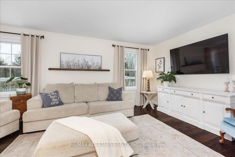 Photo 13 at 420 Centre Street, Beaverton, Brock