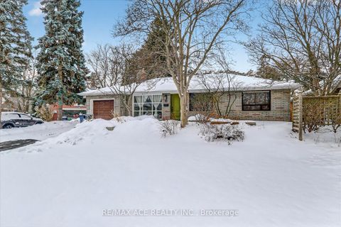 Photo 2 at 40 Brinloor Boulevard, Scarborough Village, Toronto