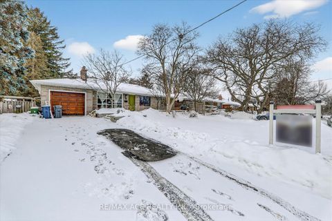 Photo 3 at 40 Brinloor Boulevard, Scarborough Village, Toronto