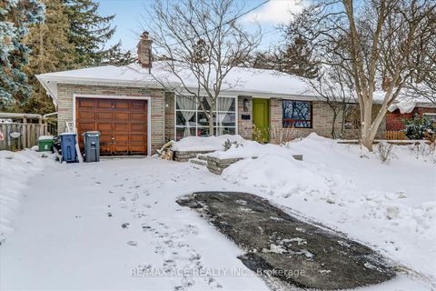 Photo 4 at 40 Brinloor Boulevard, Scarborough Village, Toronto