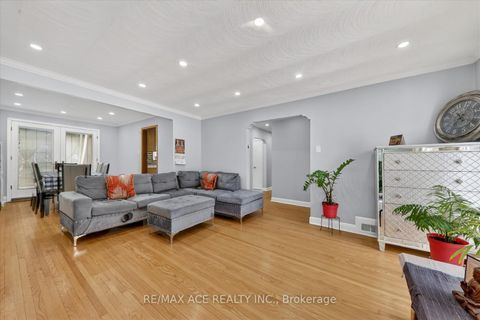 Photo 9 at 40 Brinloor Boulevard, Scarborough Village, Toronto