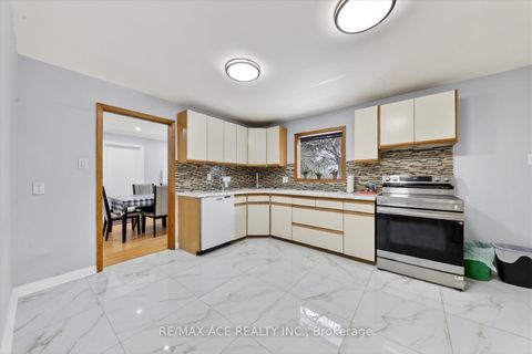 Photo 15 at 40 Brinloor Boulevard, Scarborough Village, Toronto