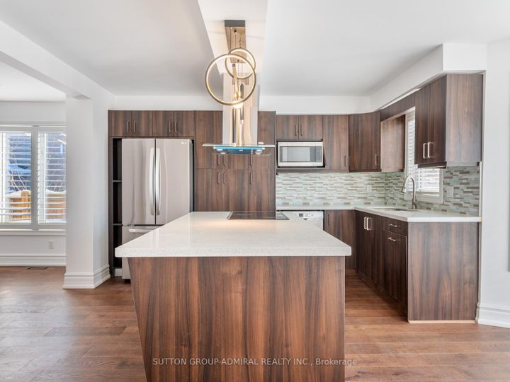 Photo 7 at 172 Kingsview Drive, Vellore Village, Vaughan