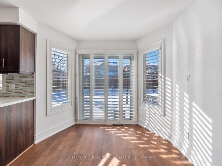 Photo 9 at 172 Kingsview Drive, Vellore Village, Vaughan